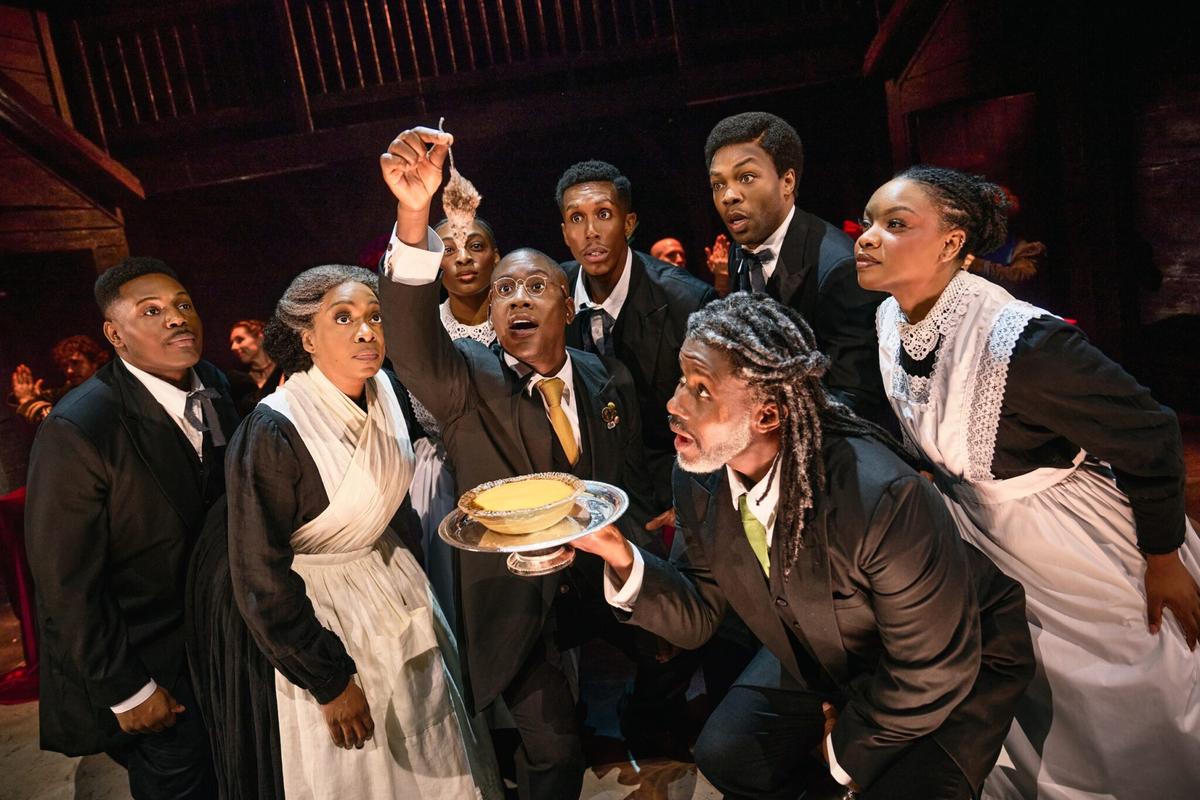 The company of Midnight at the Daryl Roth Theatre. Photo by Valerie Terranova